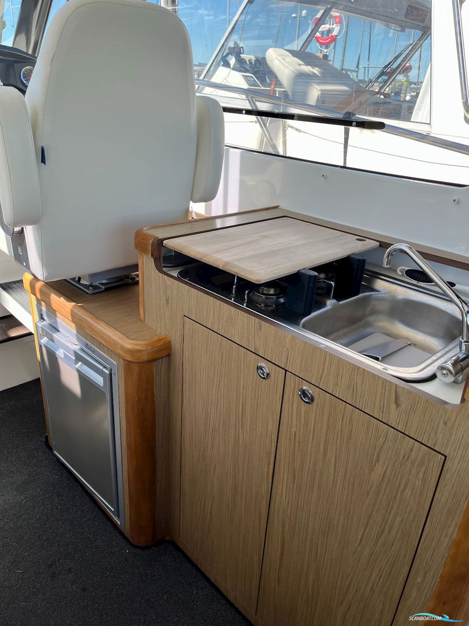 Beneteau Antares 8.80 m/ 250hk Mercury
