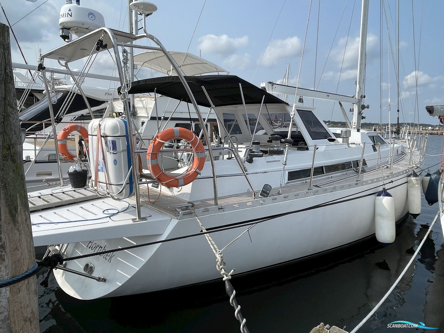 Ferretti Altura 53