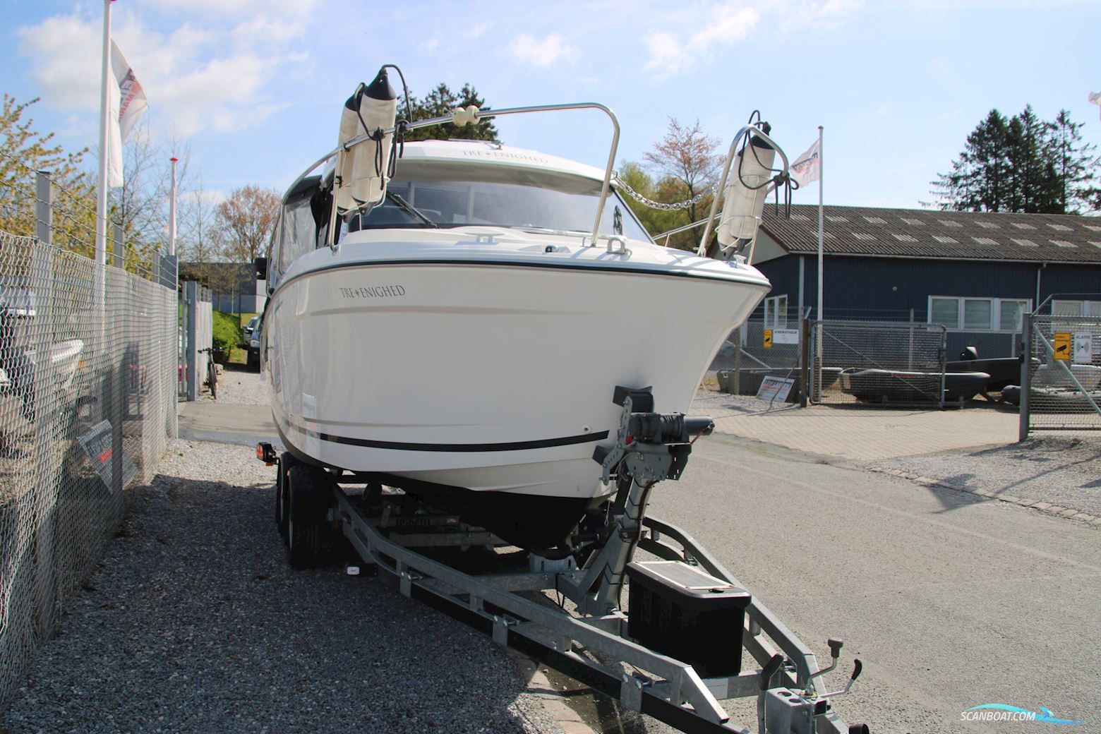 Jeanneau 695 Merry Fisher