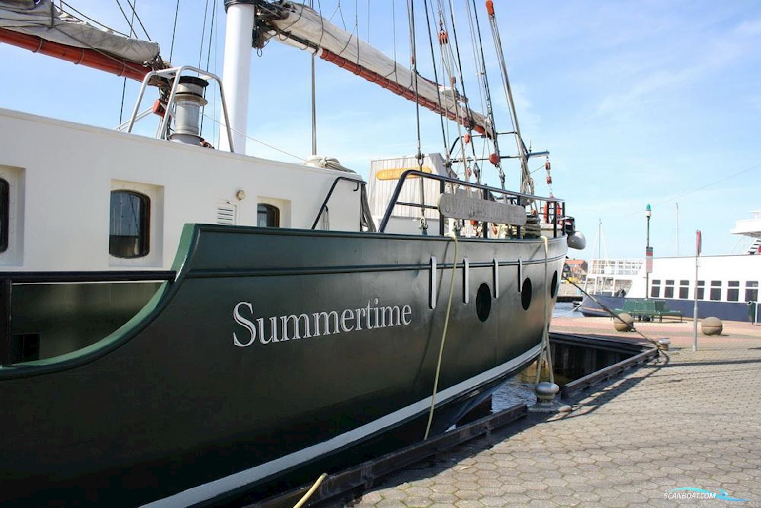 Traditional Barkentijn