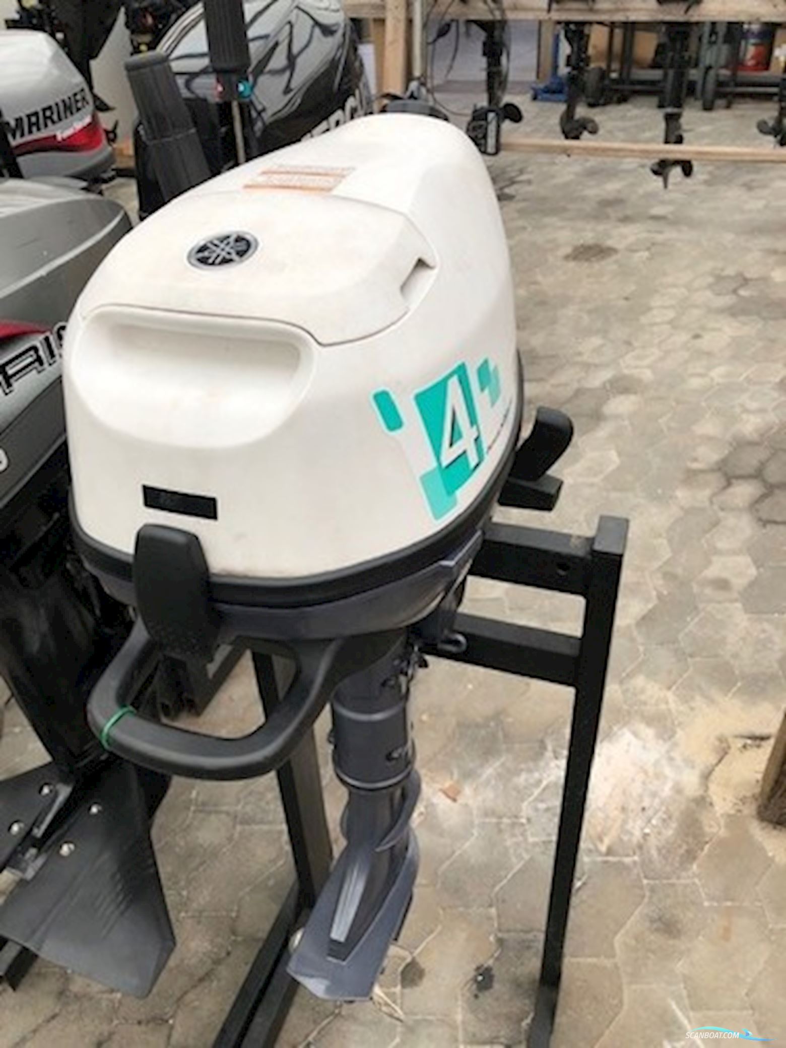4 hk Yamaha 4 takt med kort ben