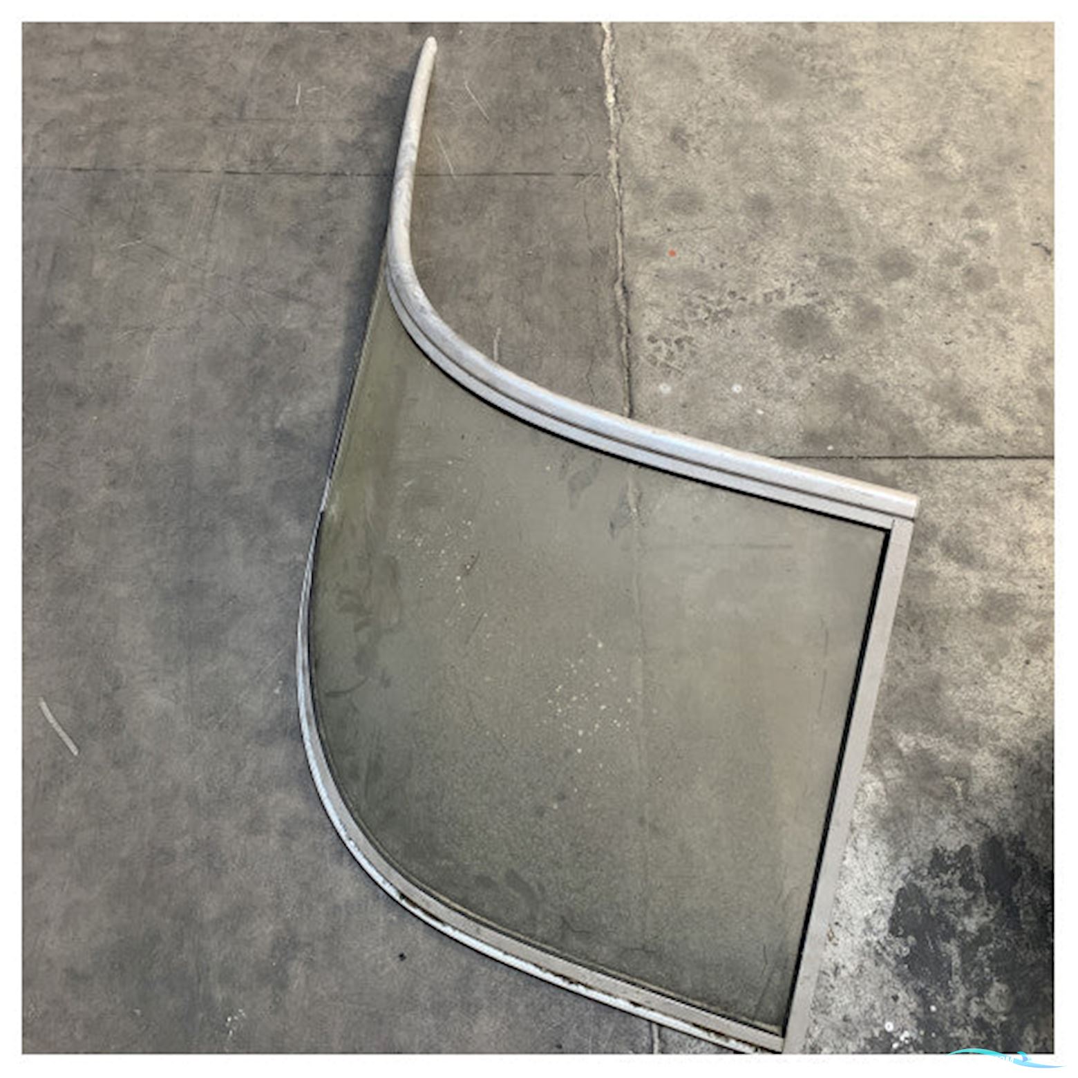 Bayliner 185 Bowrider Stbd Windshield Front Window