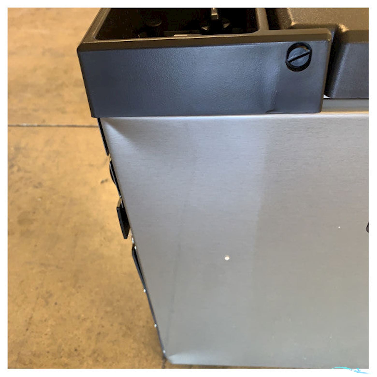 Dometic KX40G Absorption Cool Box 40L - 12V/230V/Gas - For Boat & Camping - 9600028410