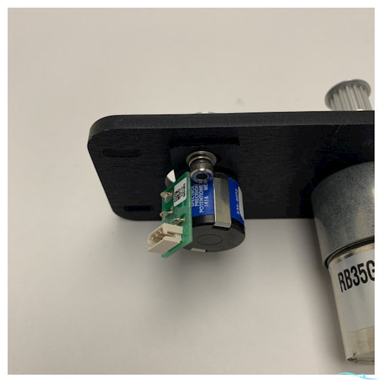 Intellian V3-4011 DC 24V Marine Pol Motor for Reliable Antenna Positioning Systems