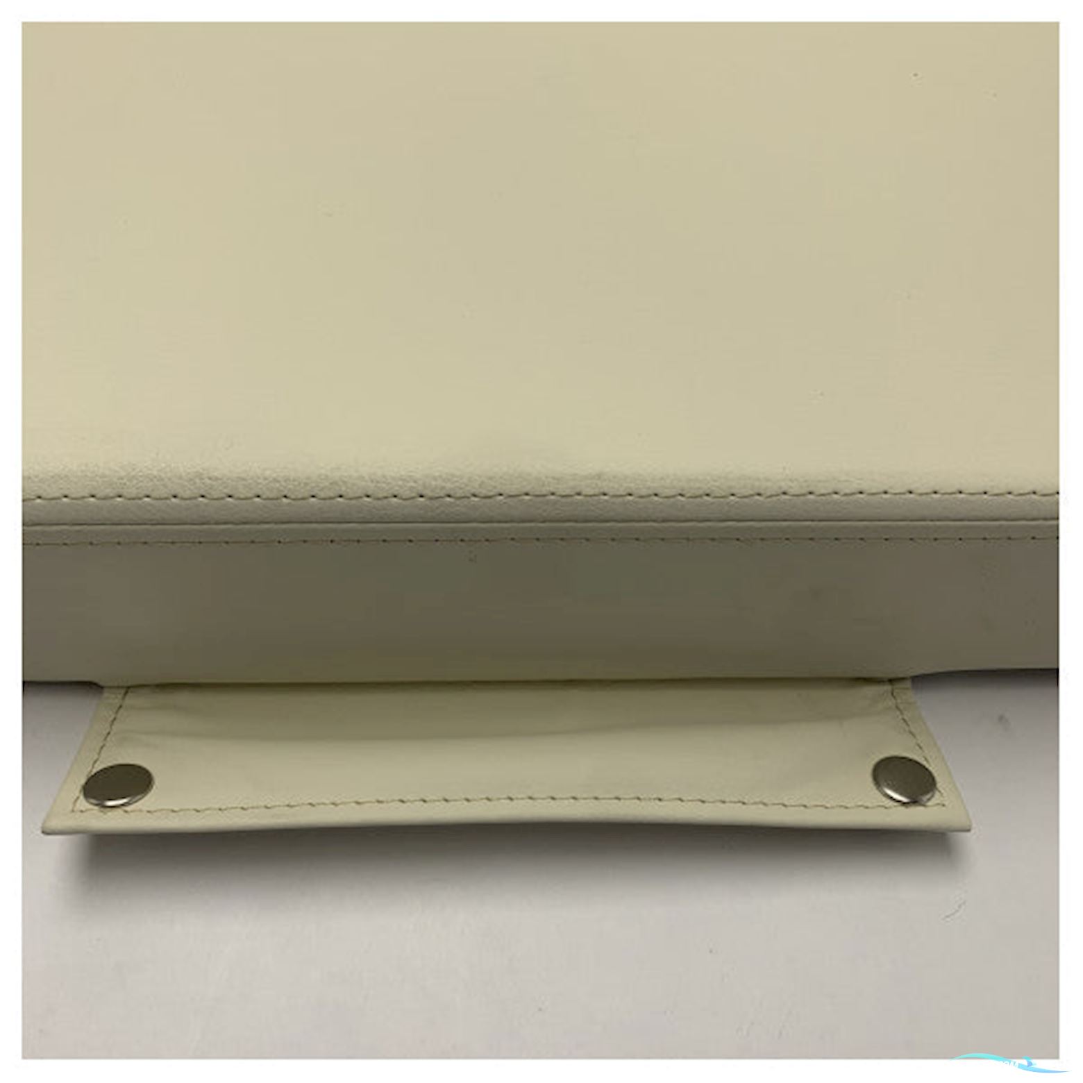 Quicksilver 805 Port Side Dinette Seat Cushion white - 2202550