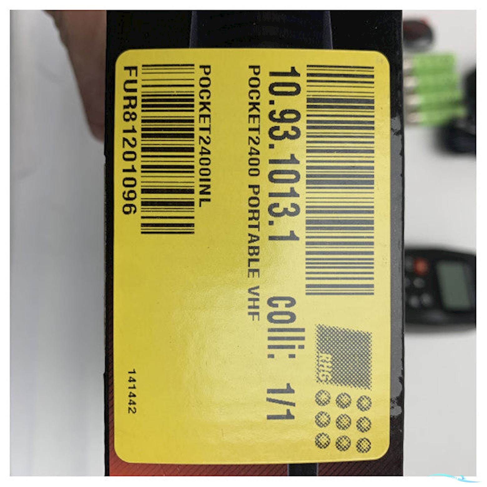 Radio Ocean Pocket 2400 Portable Vhf Marine Radio - Reliable Waterproof Handheld