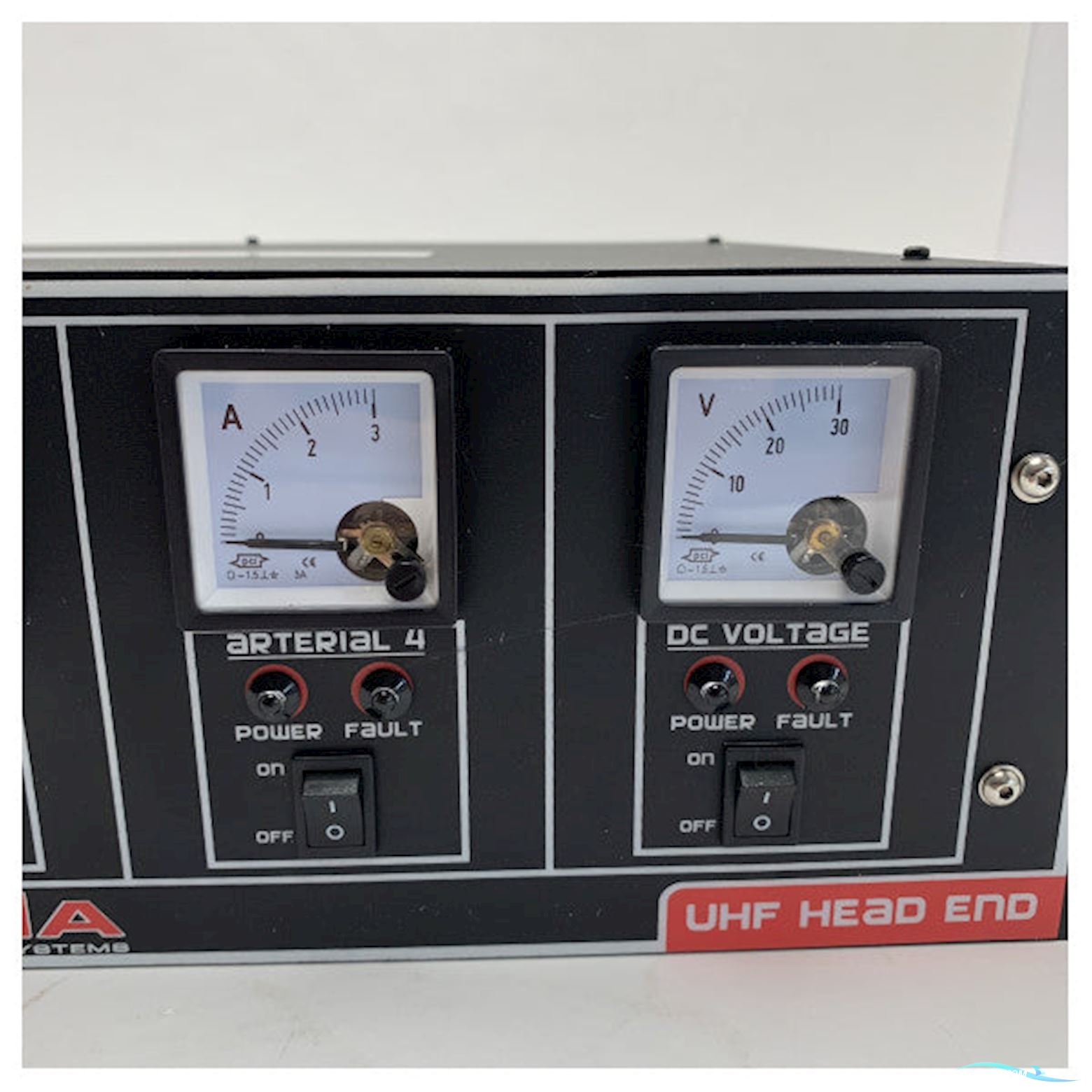 Sigma UHF 8-Way Head-End Combiner 12V for Reliable Marine Communication Systems