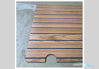 Uttern T62 Laminated Teak floor for Central Cockpit Hatch Cover - 2064018-8 Boatequipment 2026, The Netherlands