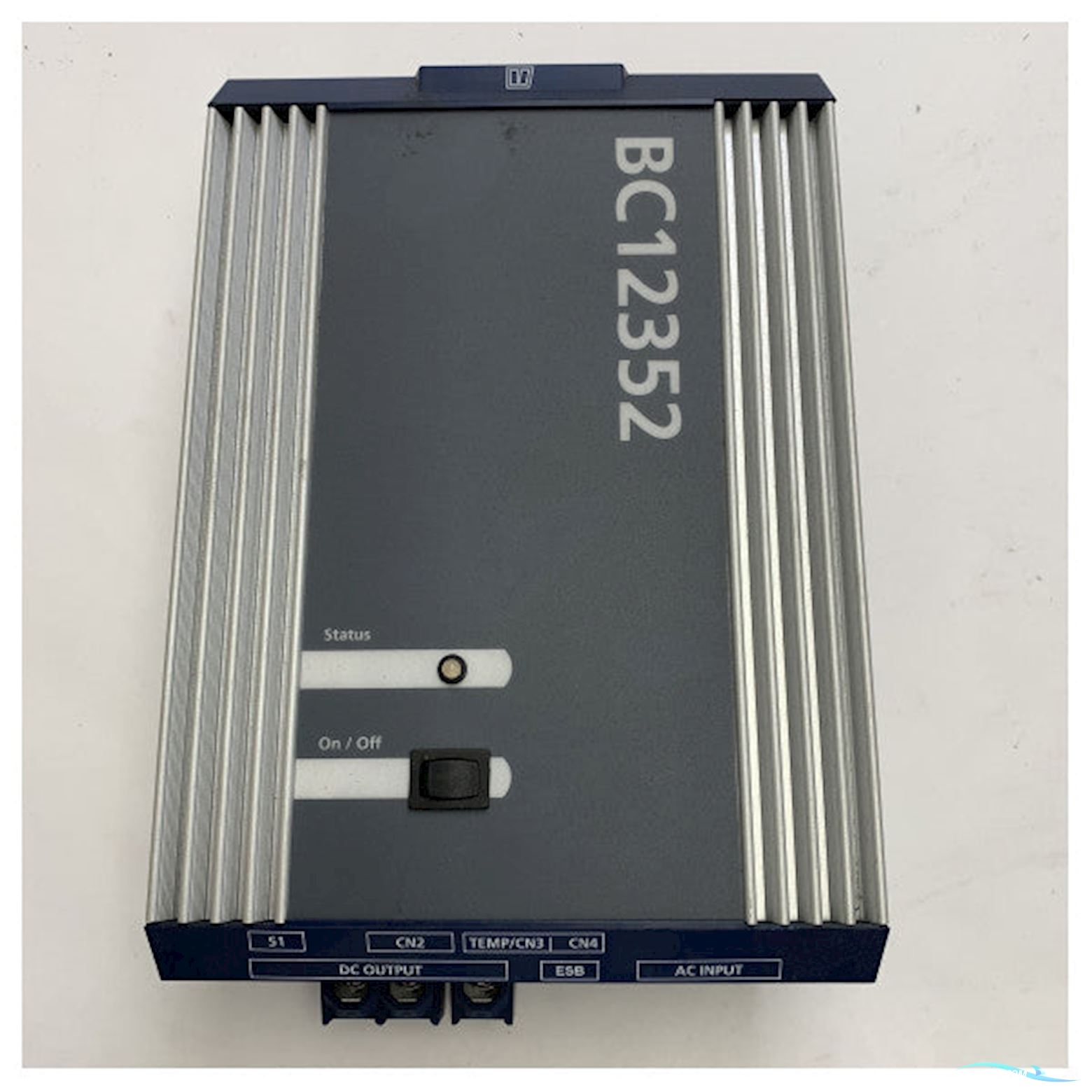 Vetus BC12352 12V - 35A 2-Output Automatic Battery Charger