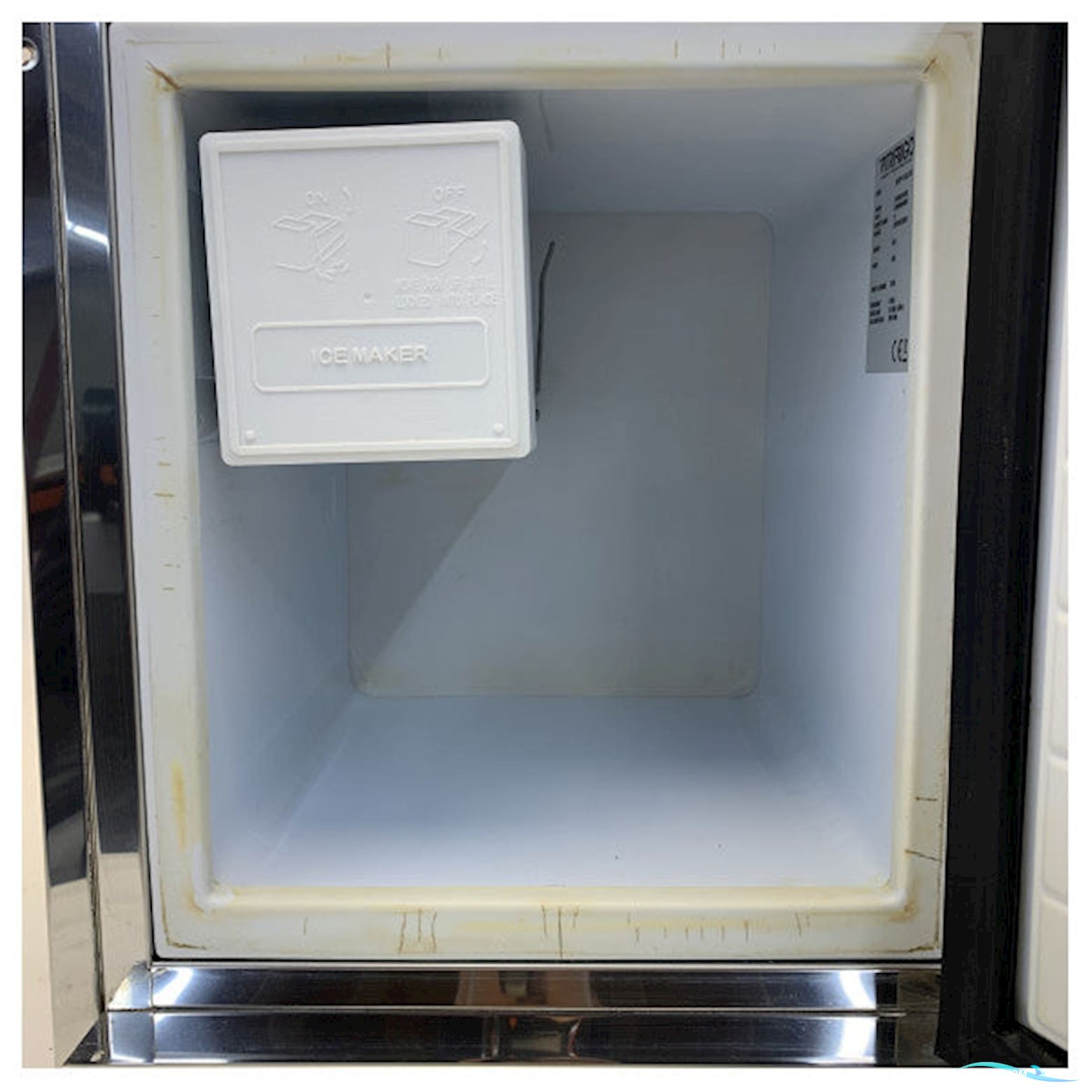 Vitrifrigo IM XTP Build-In Stainless Steel Marine Ice Maker 230V - F2830012402S