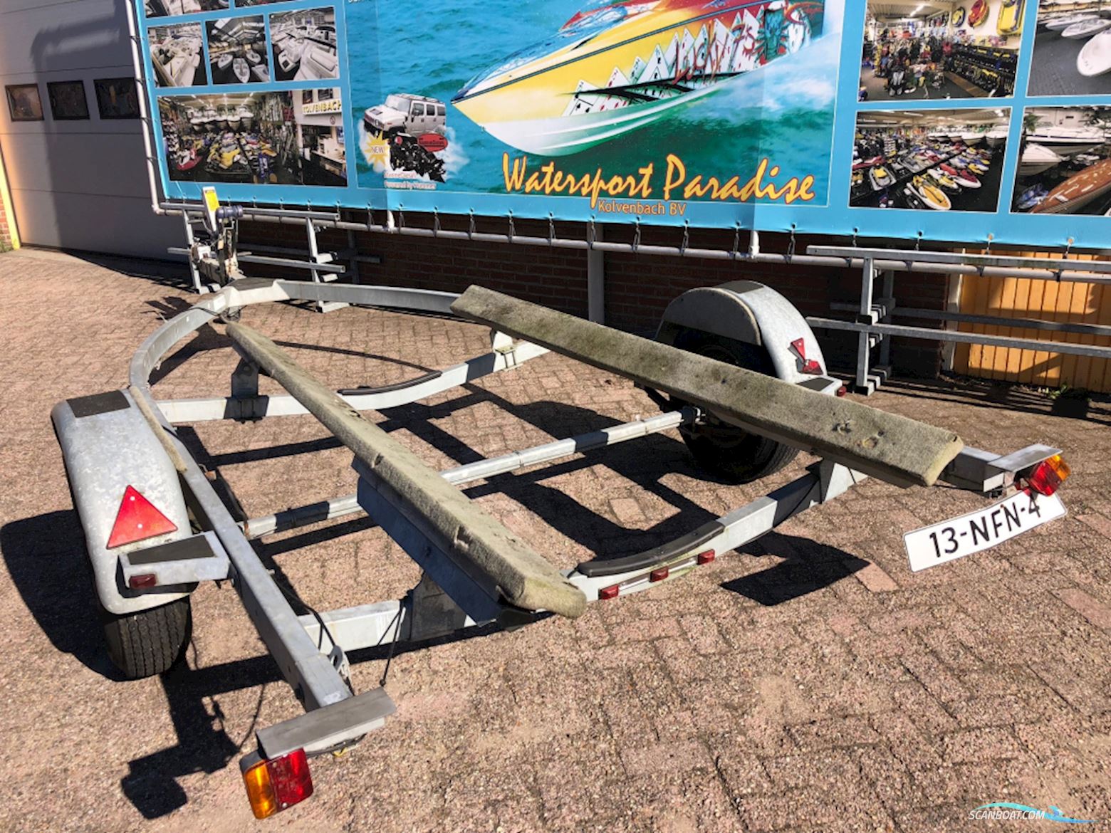 Escort Stallingstrailer (USA)