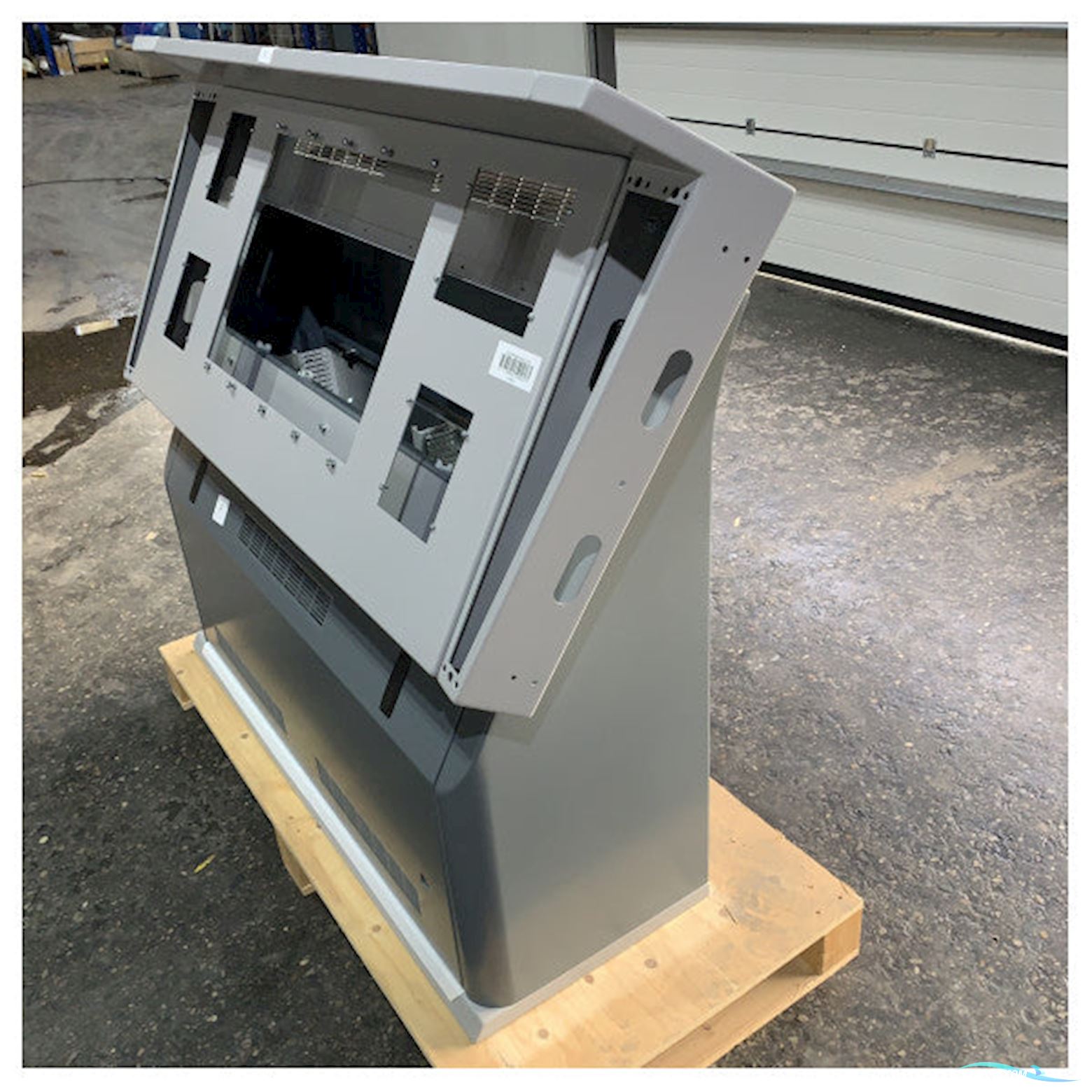 Alphatron Marine Ship Bridge Navigation Console type A Antracite L160 x W50 x H130