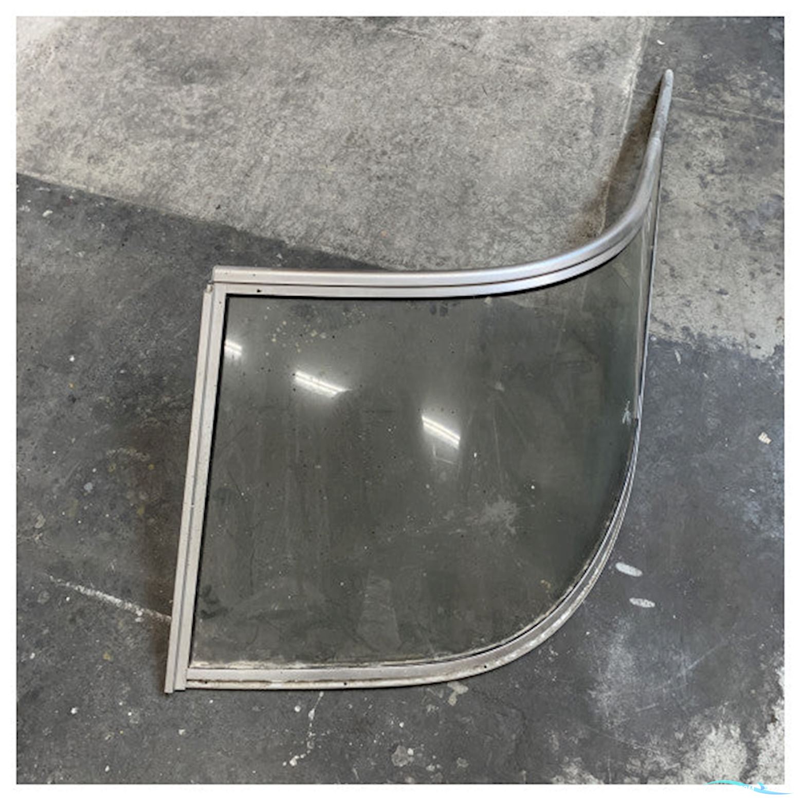 Bayliner 185 Bowrider Port Windshield Front Window
