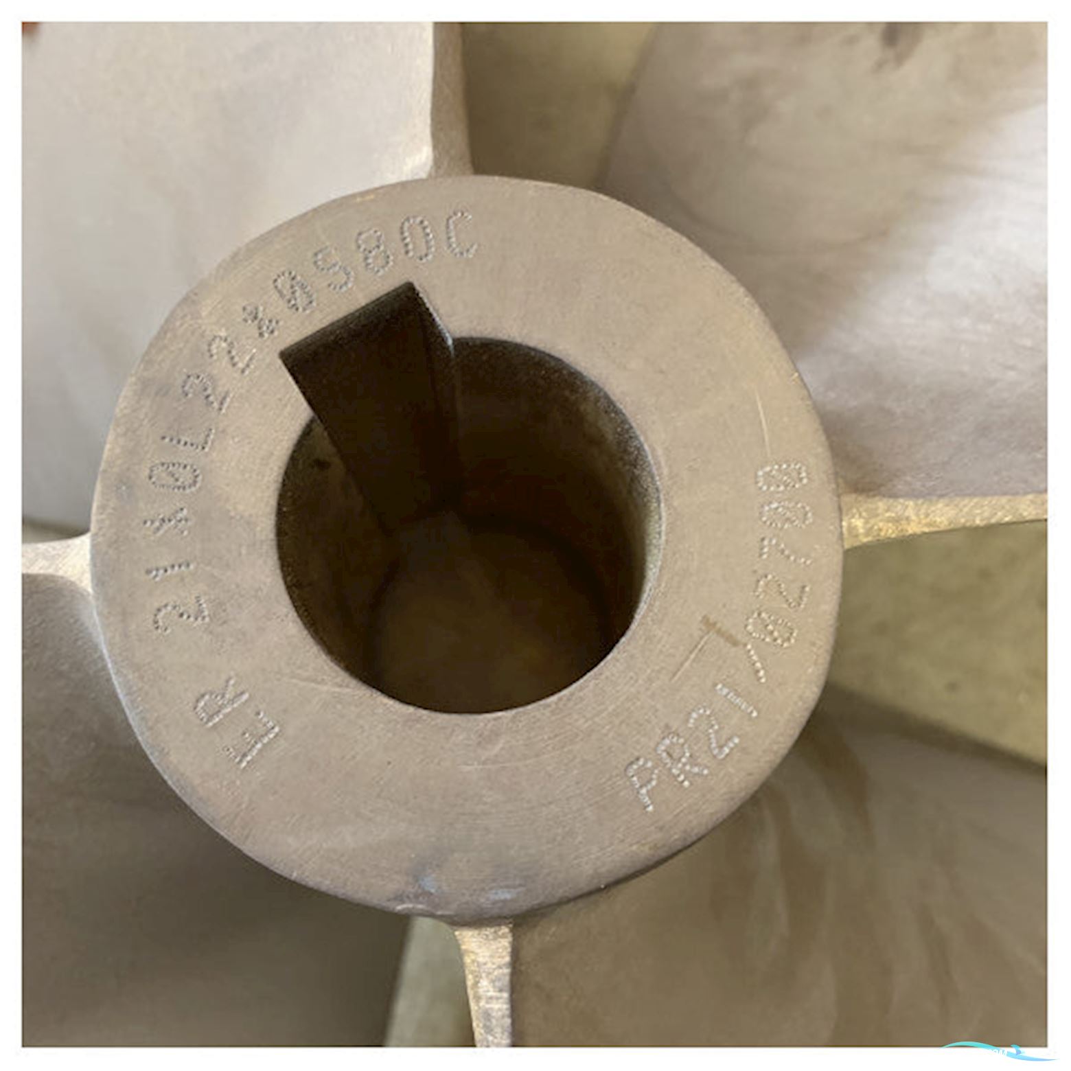 France-Helices France Helice 21 x 22 Inch D45 mm 4-Blade Propeller RH