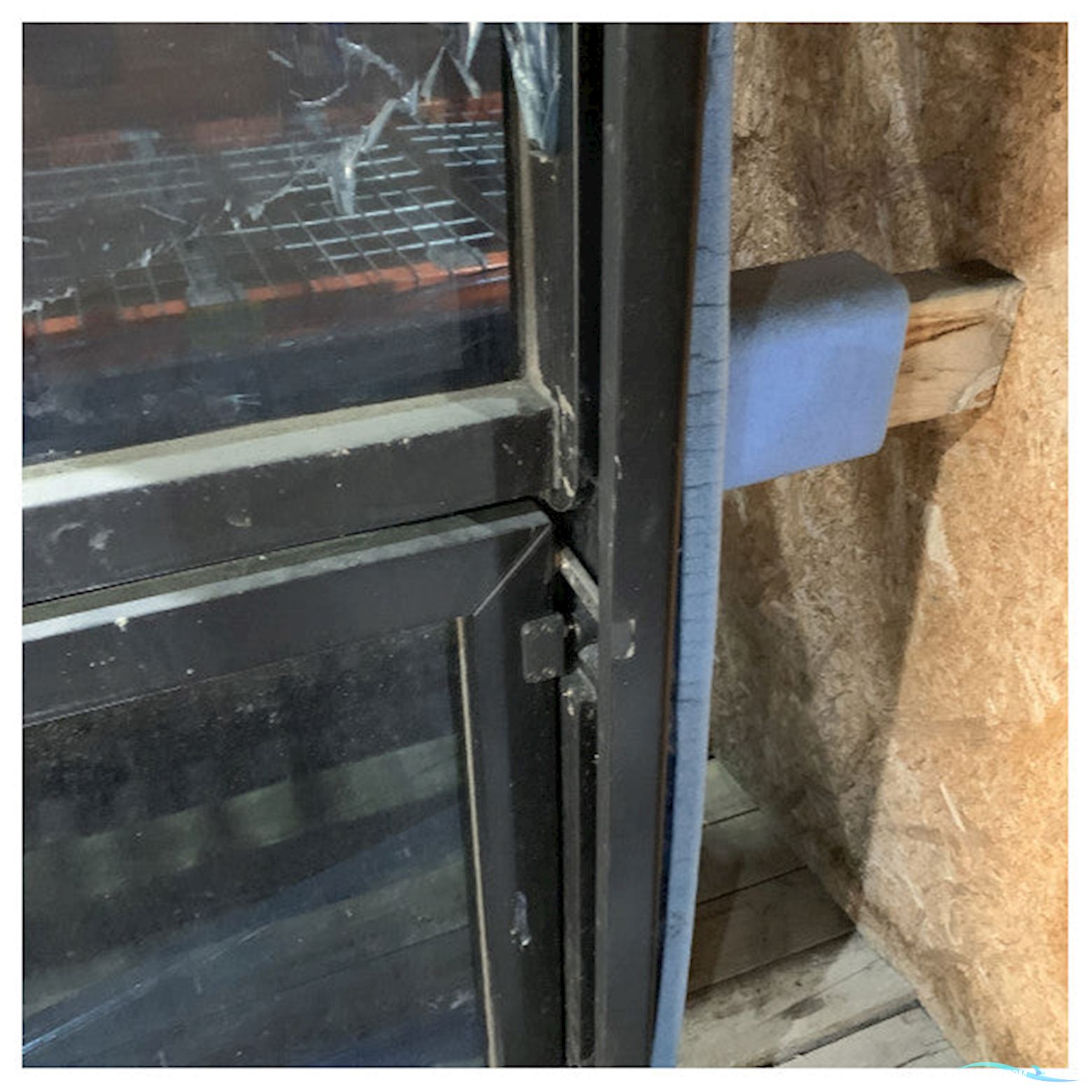 Lewmar Moody 41 Decksaloon glass opening door TBF0708 - 79075386