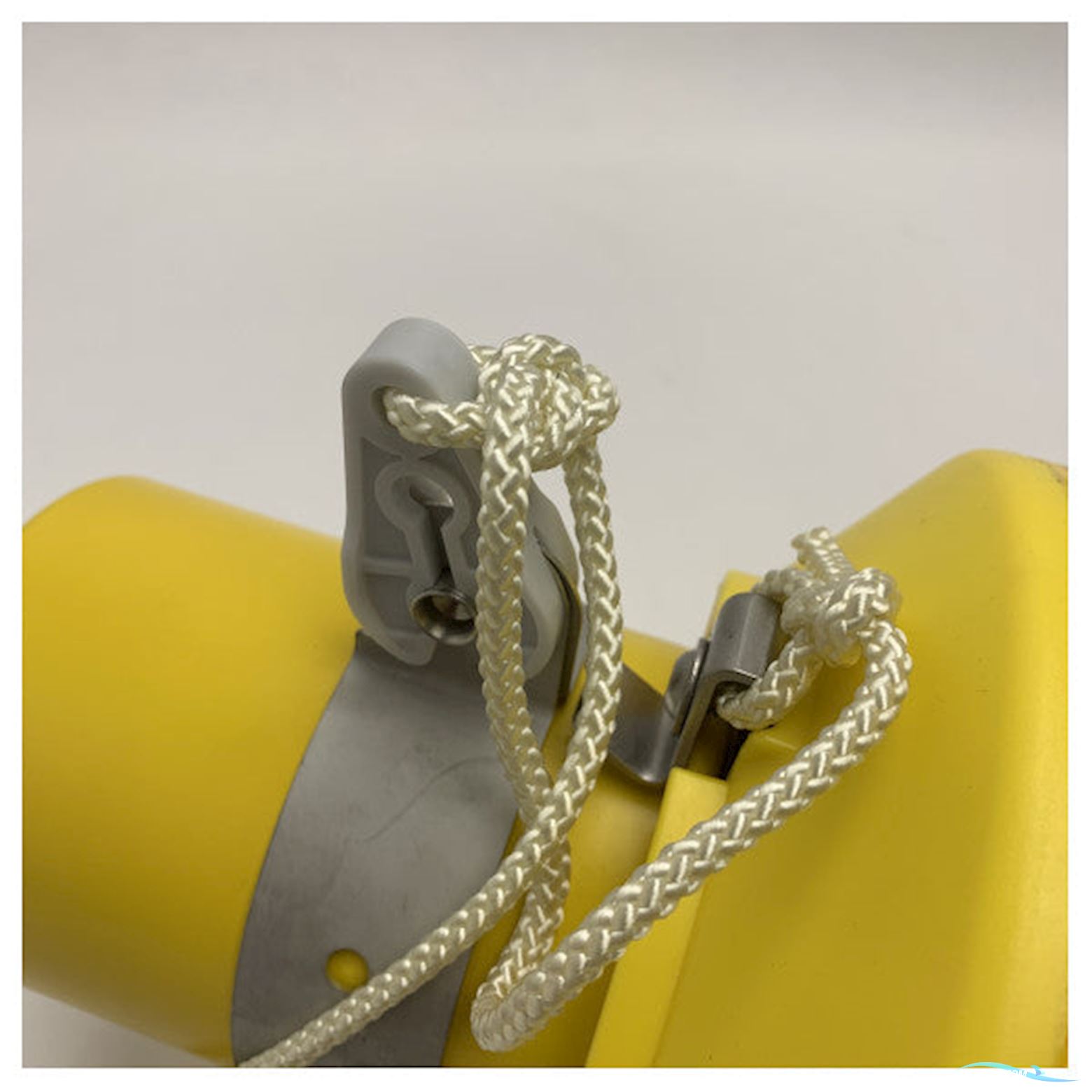 Maxwell Pains Wessex Manoverboard Mk9 Manoverboard MK9 Compact Lifebuoy Marker - 9537800