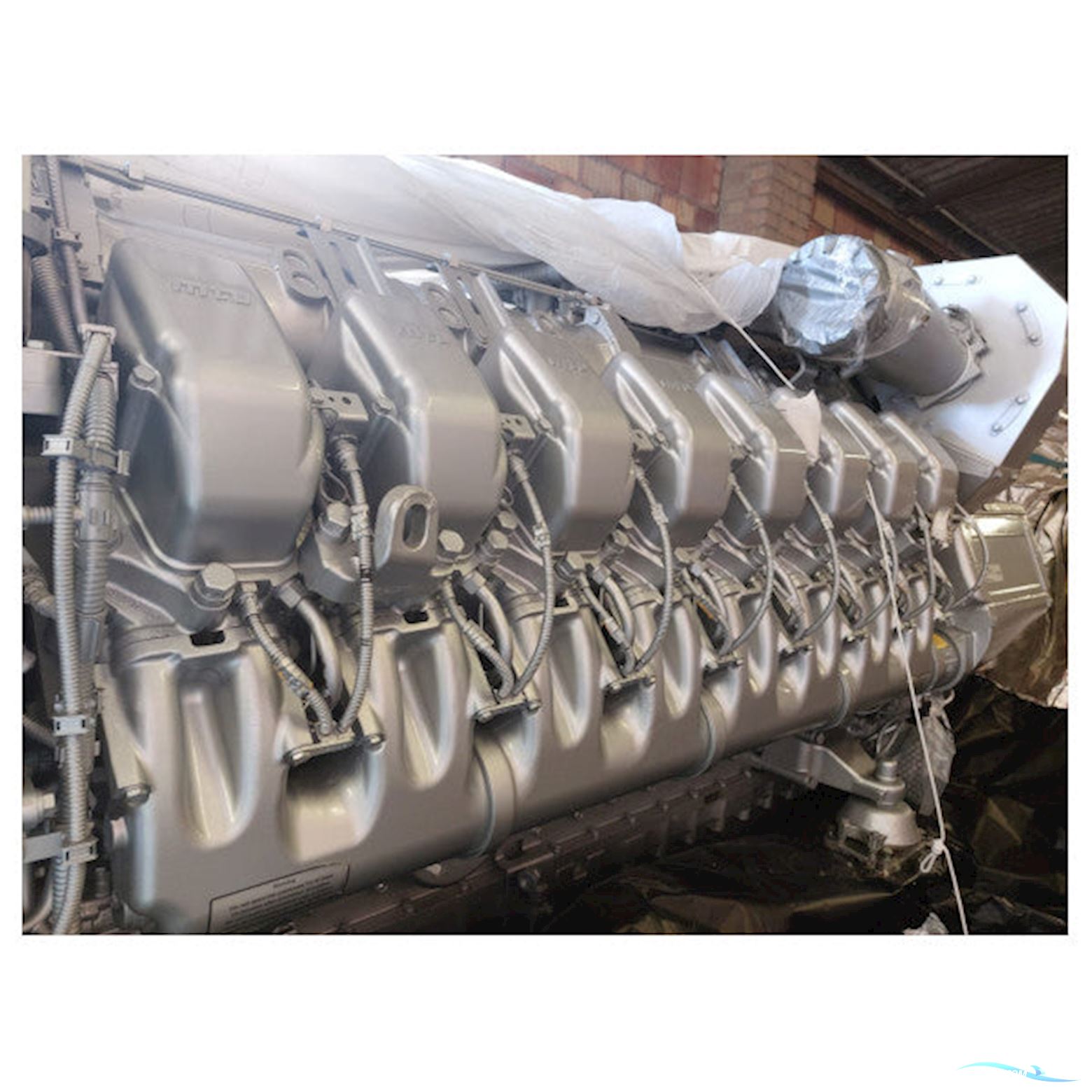 MTU series 4000 16V4000M90 dual engine kit with Kamewa JET propulsion