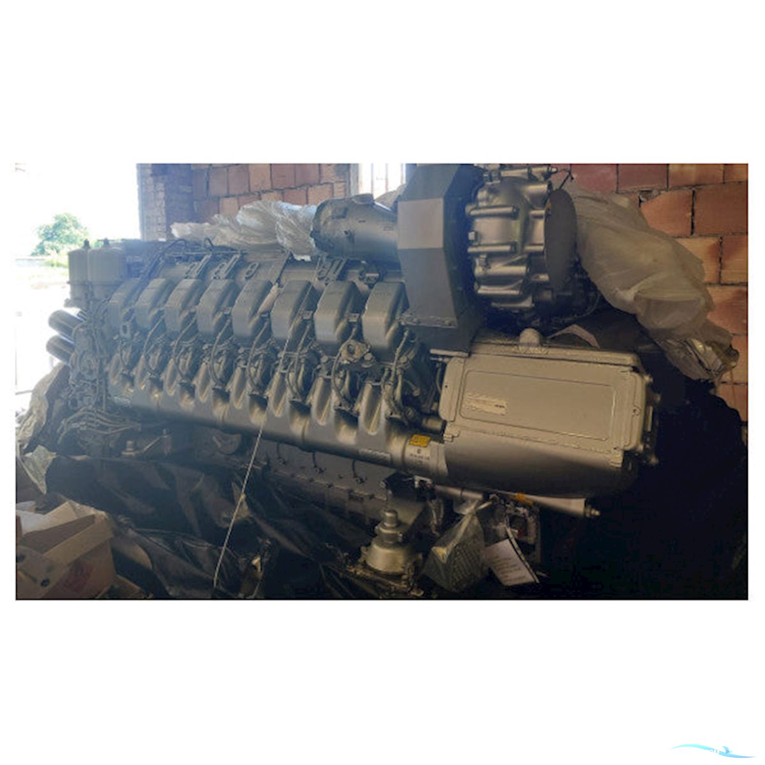 MTU series 4000 16V4000M90 dual engine kit with Kamewa JET propulsion