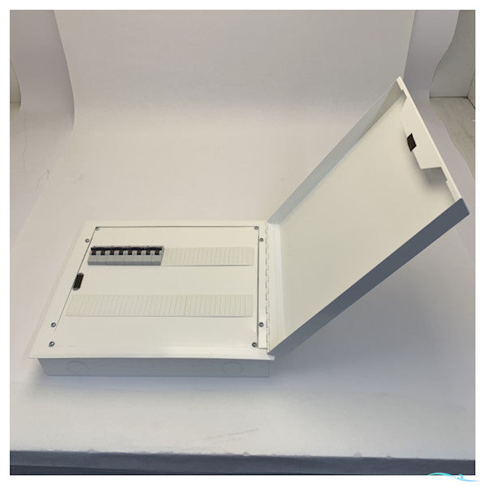 Onbekend Marine Electrical Distribution Panel with Circuit Breakers - 17 243 14-1