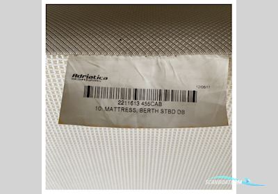 Quicksilver 455 Cabin Starboard Side Berth Mattress Cushion - 2211613 Bootaccessoires 2026, The Netherlands