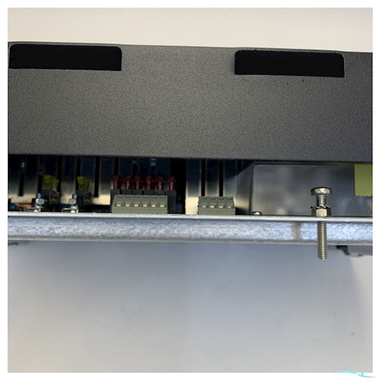 Sailor PS4655 Power Supply AC/DC 28V DC 25A - PS4655