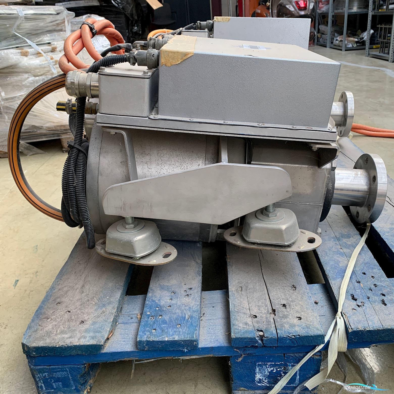 USED Regen Nautic SPM218-143-3 145 kW electric marine inboard engine  Bootaccessoires 0, The Netherlands