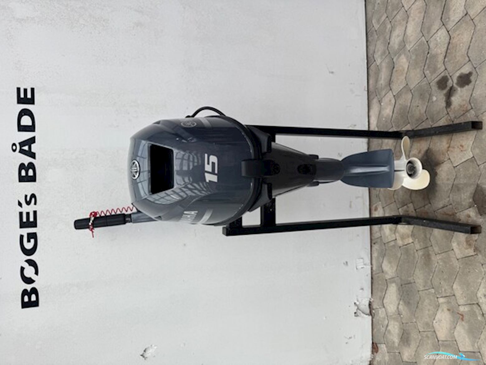 15 hk Yamaha 4 Takt Med Kort Ben