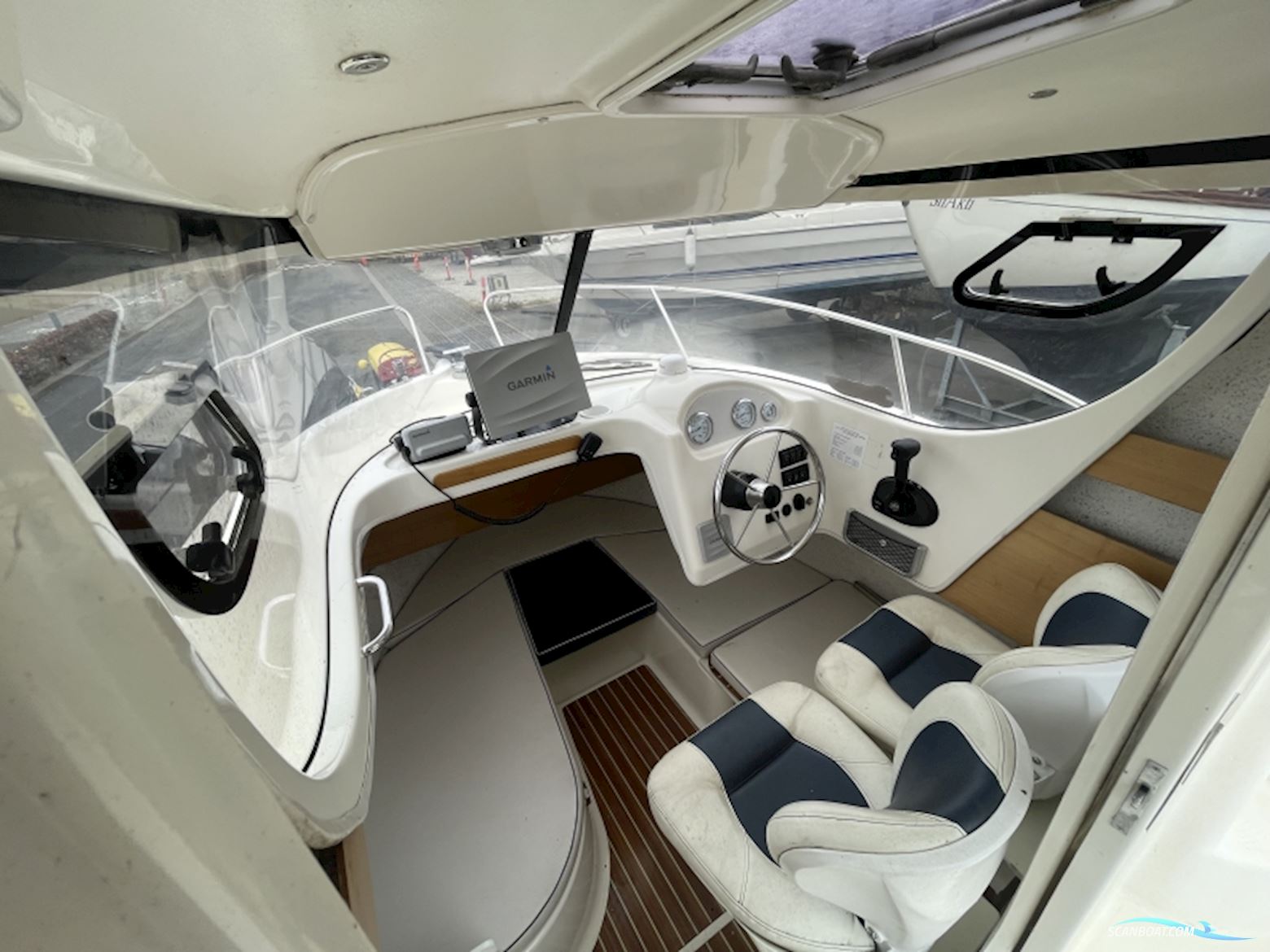 Quicksilver 640 Pilothouse