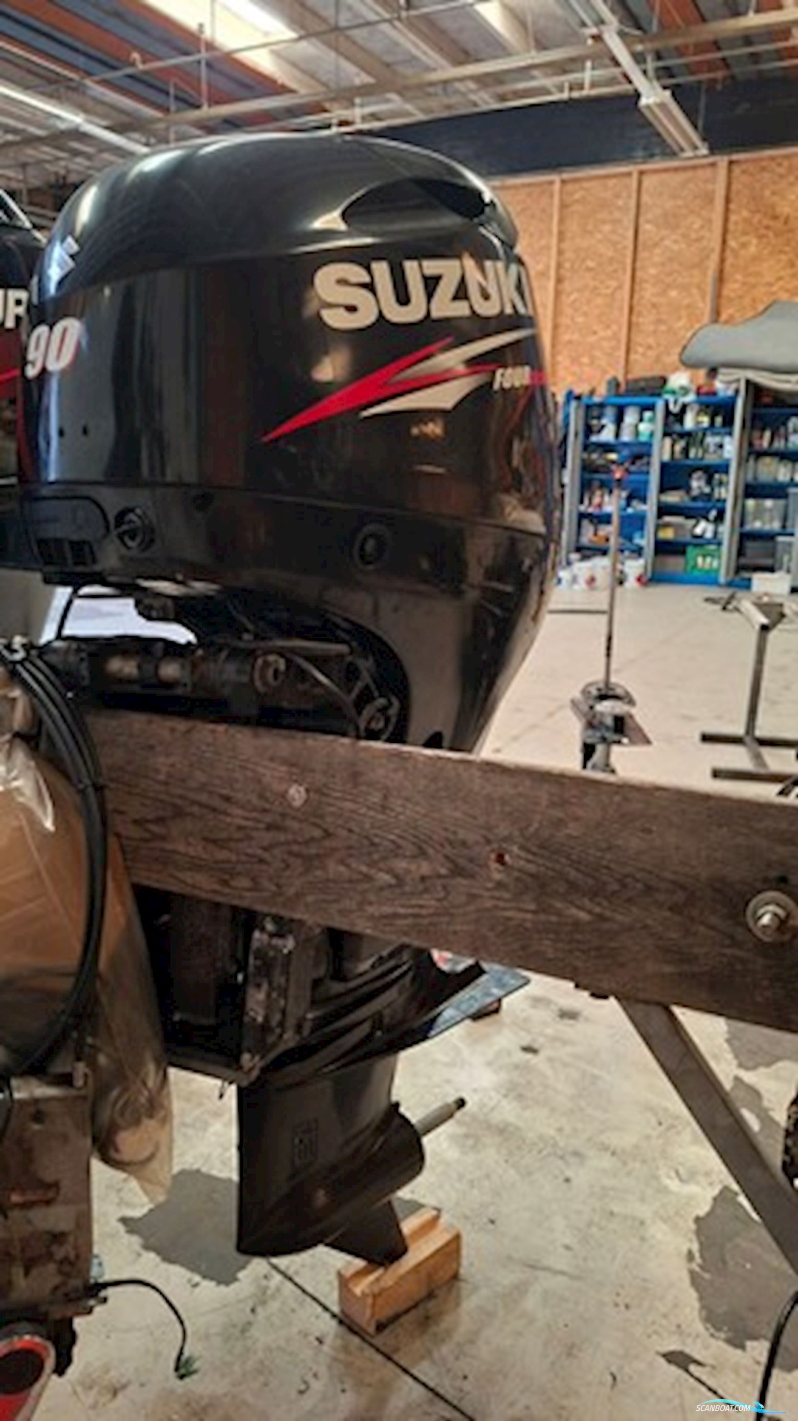 Suzuki DF90 Efi - Lang