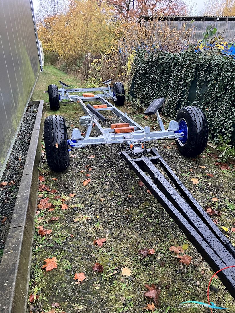 Weihe Bootstrailer fu¨r Motoryachten 4,0 t