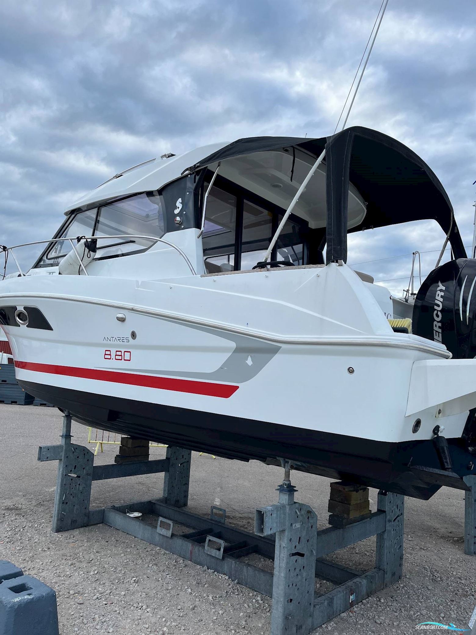 Beneteau Antares 8.80 m/ 250hk Mercury Bootstyp Keine Angaben 2017, mit Mercury motor, Dänemark