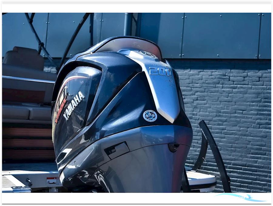 Bennington L22 Quad Bench Saltwater