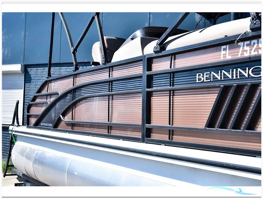 Bennington L22 Quad Bench Saltwater