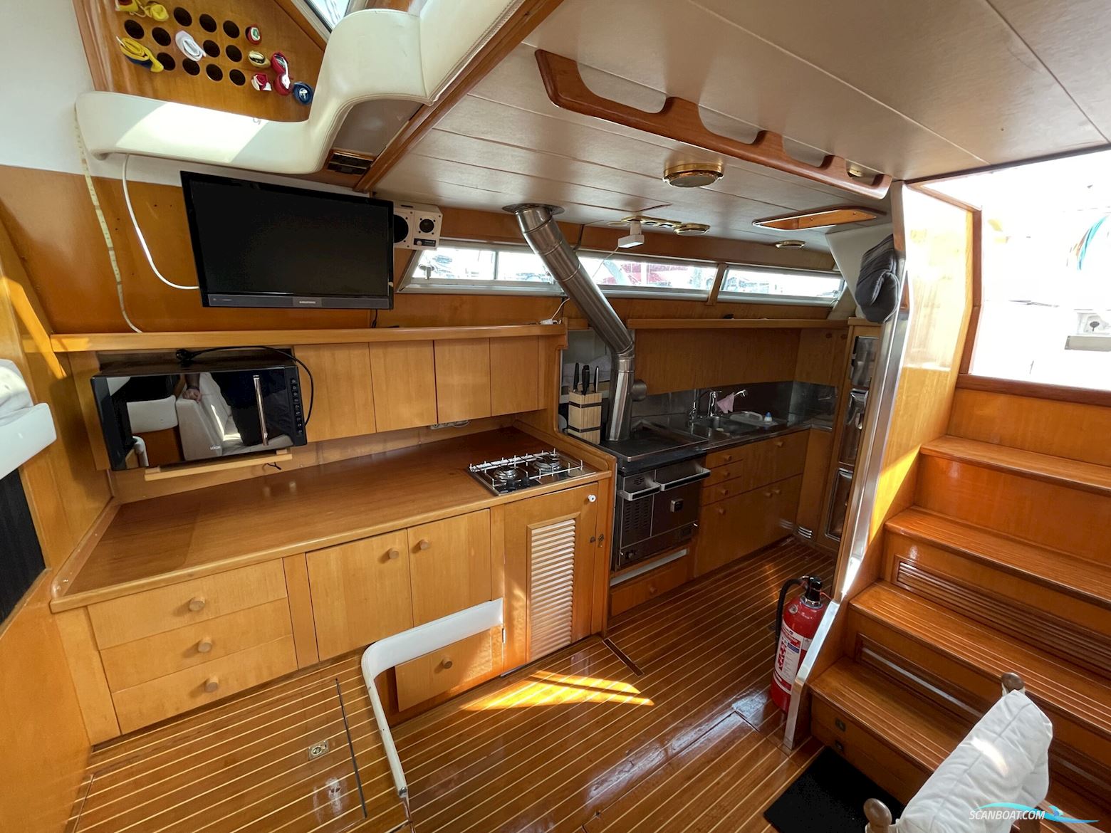 Ferretti Altura 53