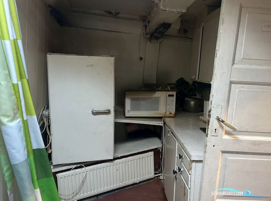 Skonare, Hus / bo Båt