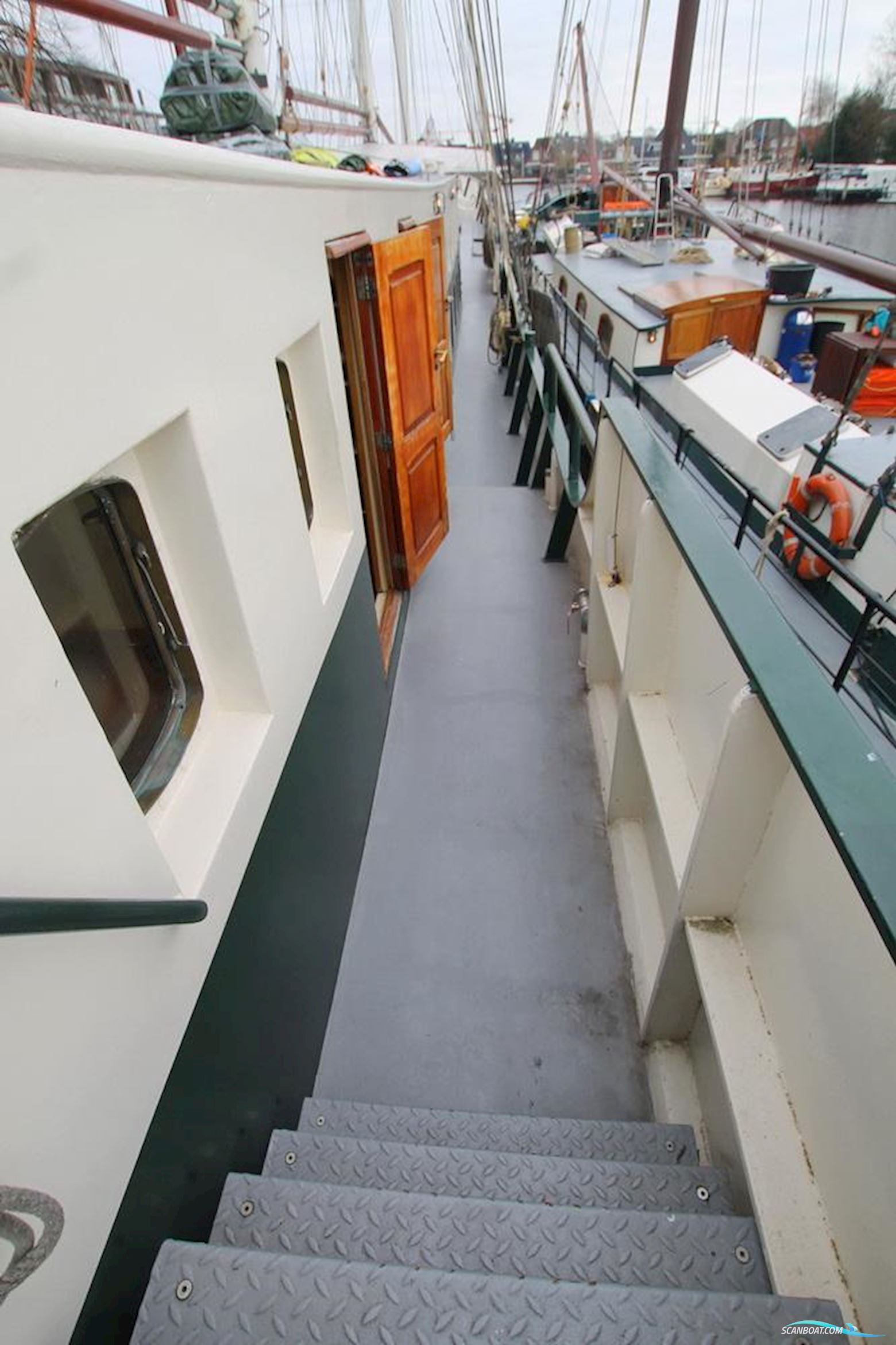 Traditional Barkentijn