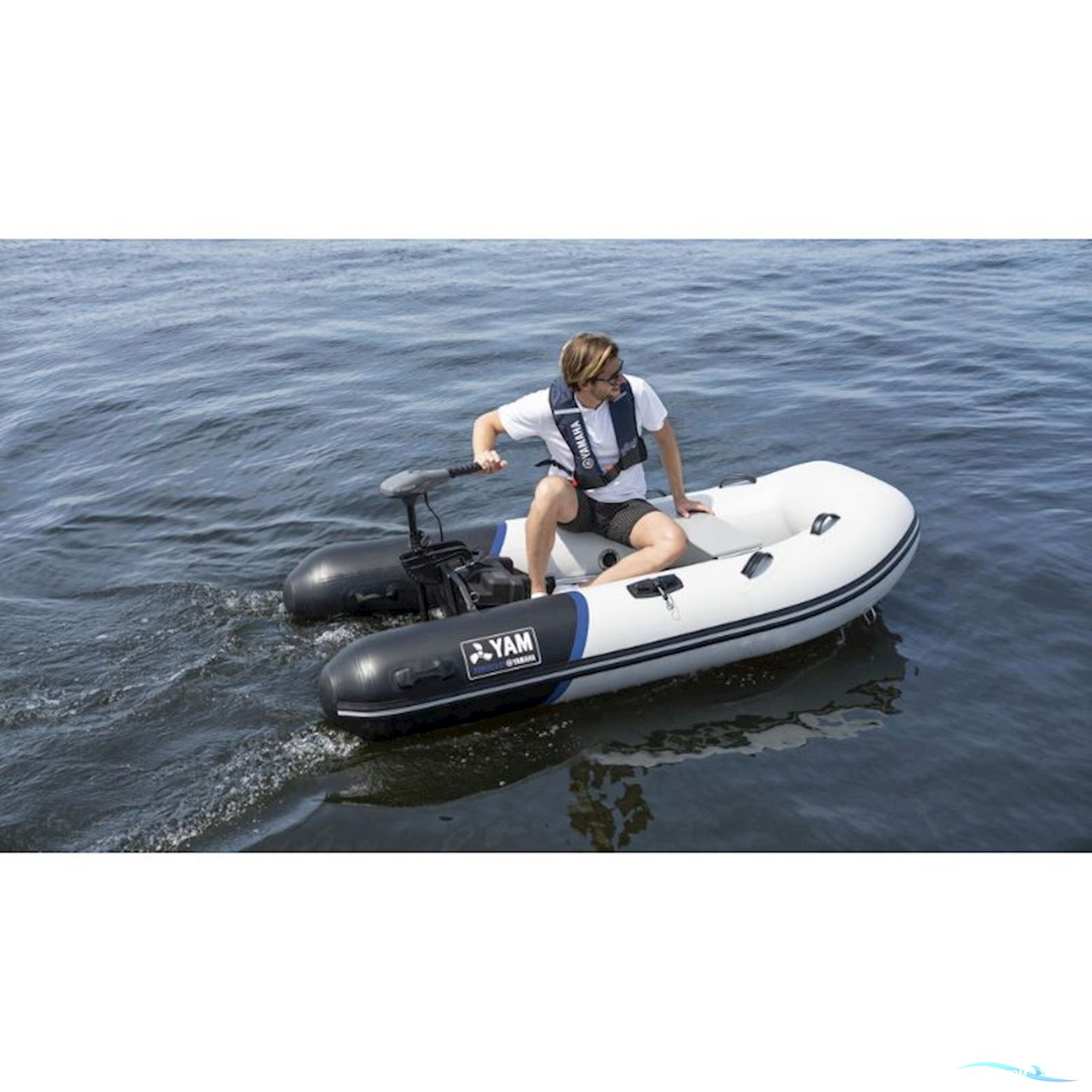 Yamaha YAM 240 Air gummibåd med M-18 påhængsmotor