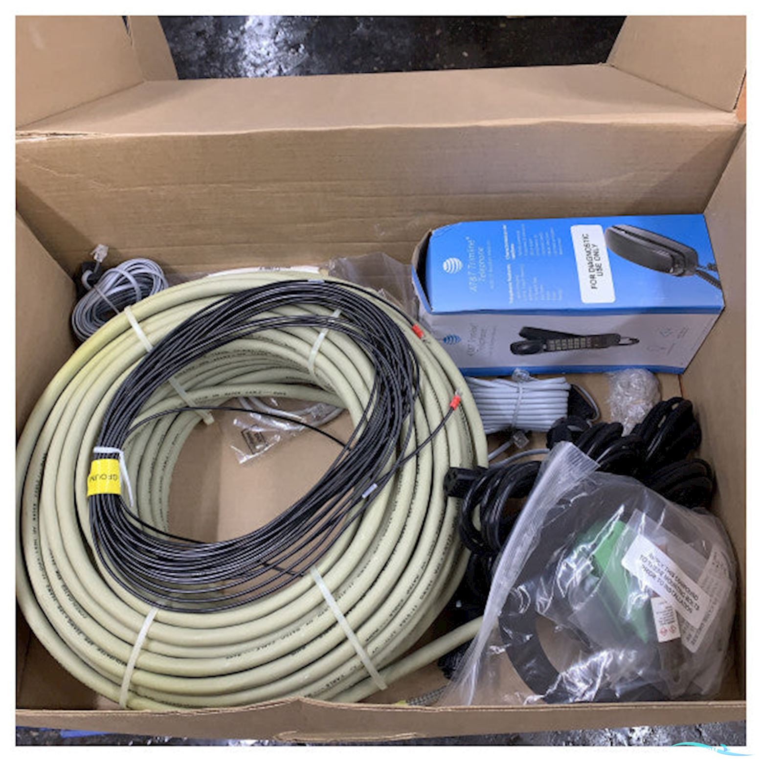 Kvh 01-0283-15 Tracphone V7-IP Mini Vsat Broadband System