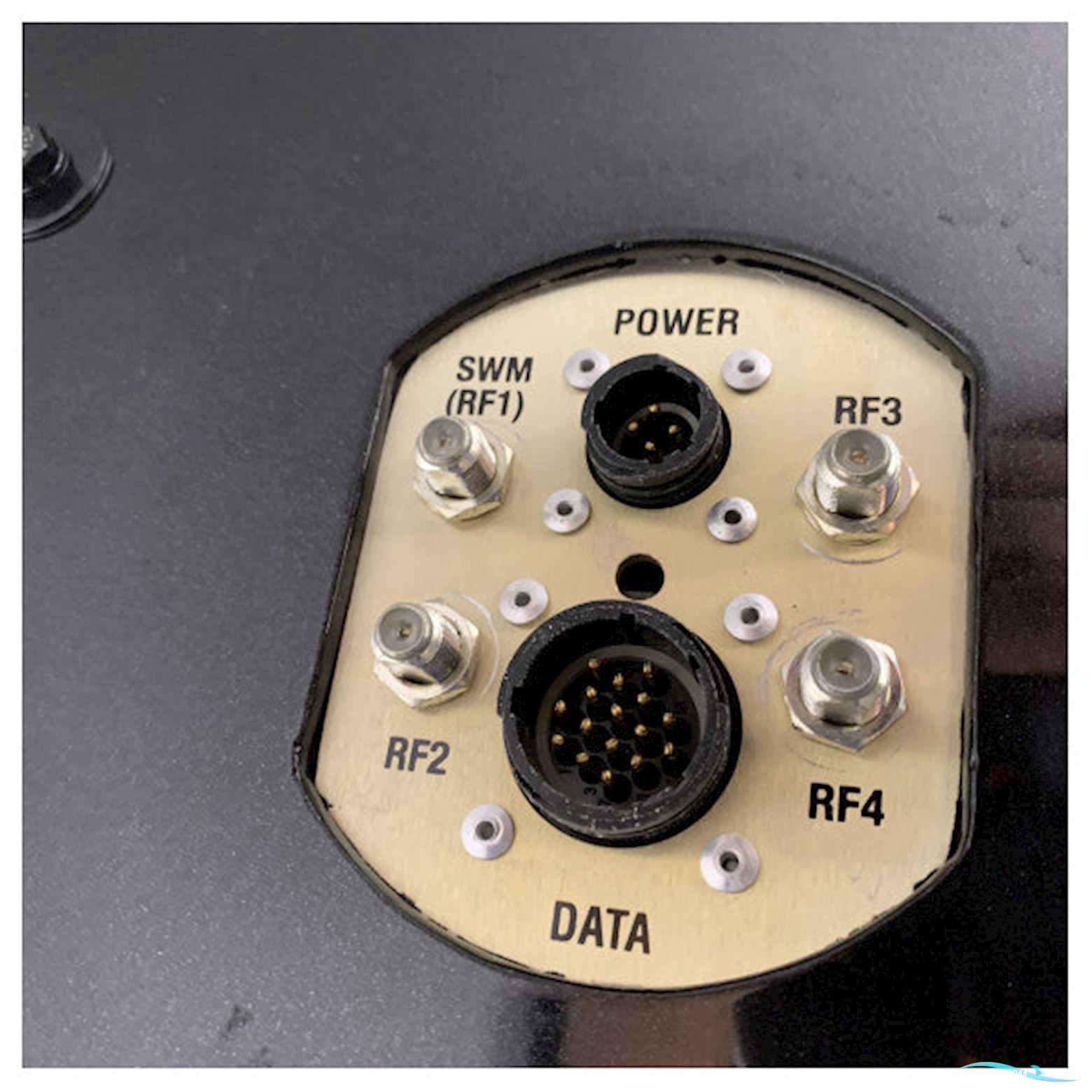 Kvh TV6 60 cm Satellite Communication System High-Performance Receiver