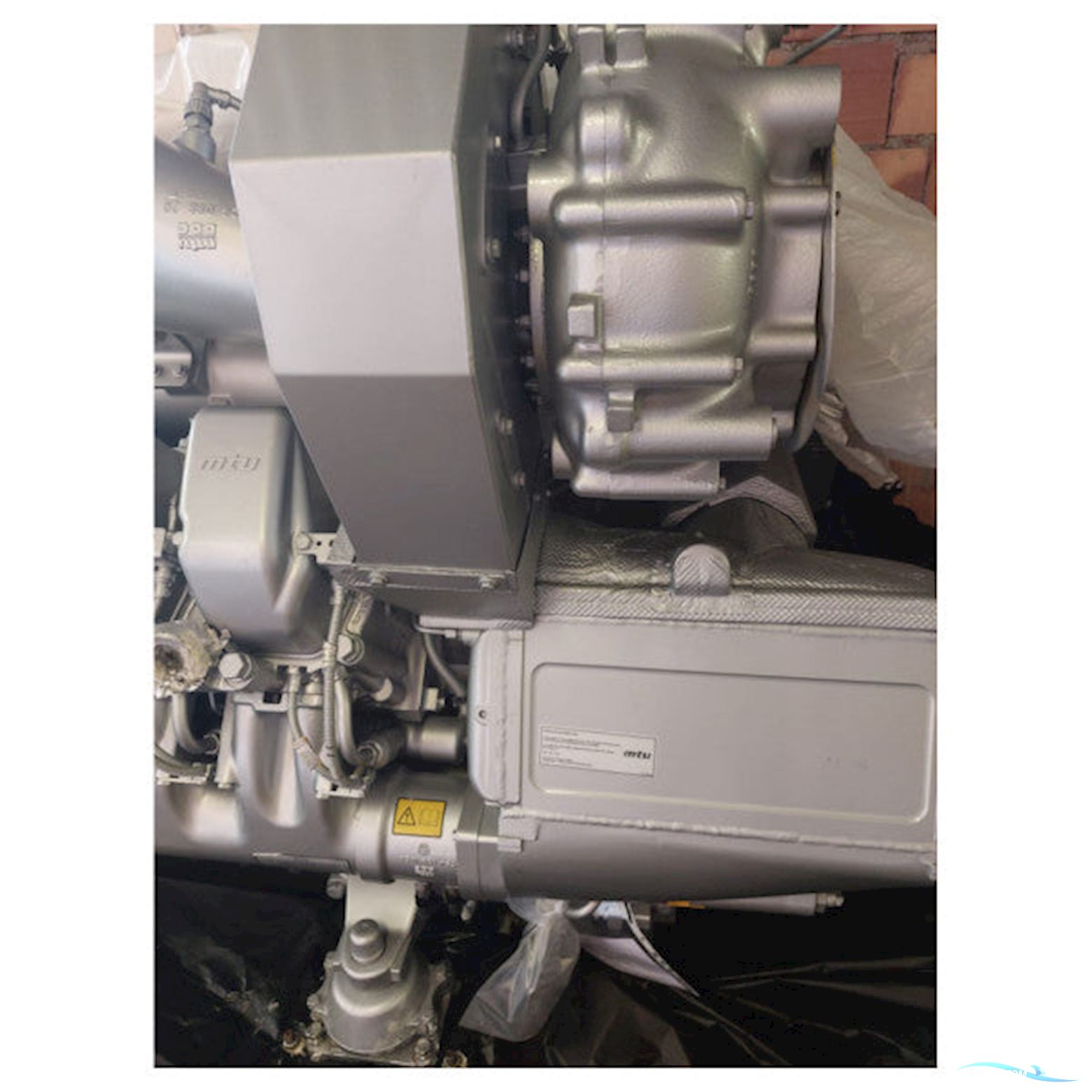 MTU series 4000 16V4000M90 dual engine kit with Kamewa JET propulsion