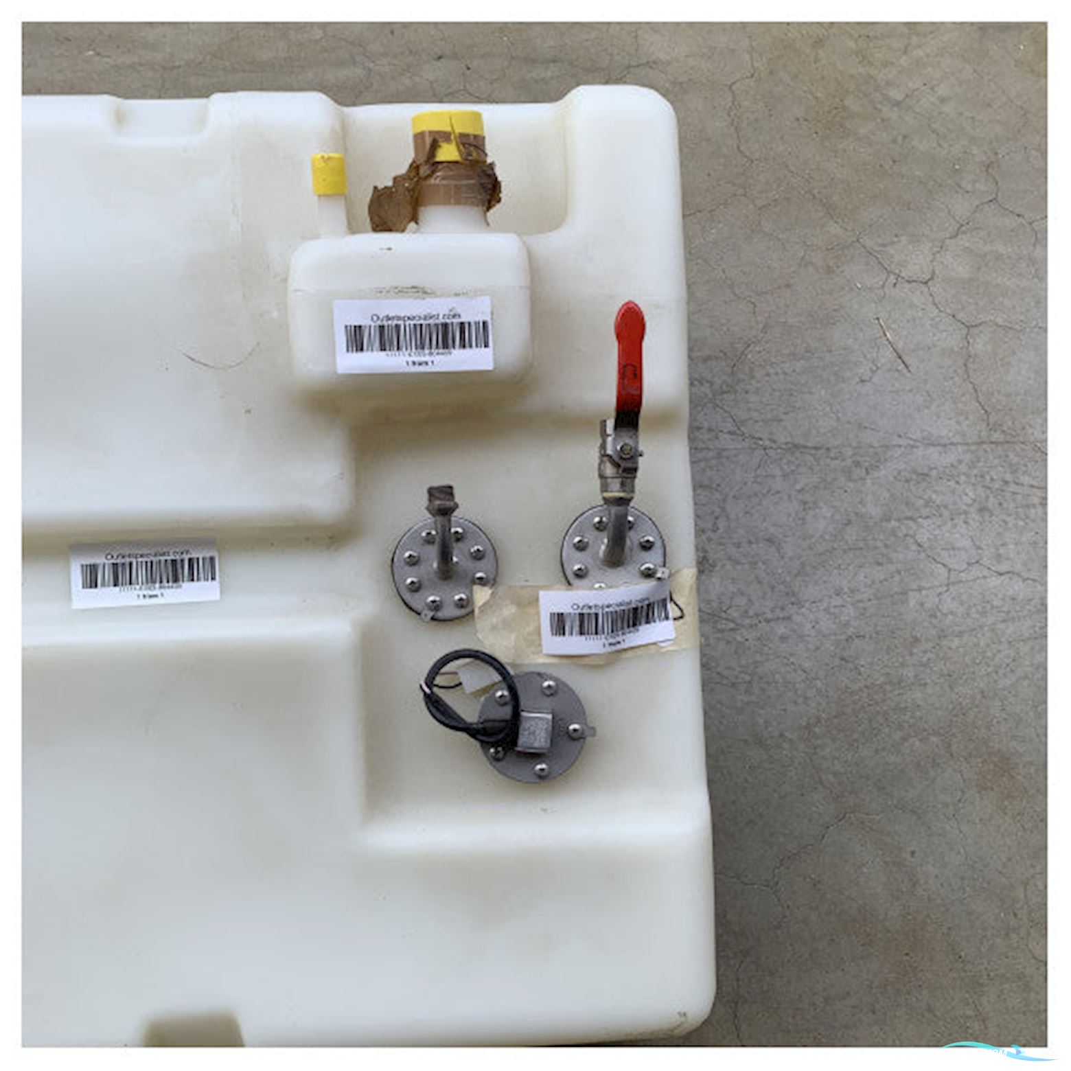 Osculati Durable Marine Fuel Tank With Tank Level Sensor - 804459