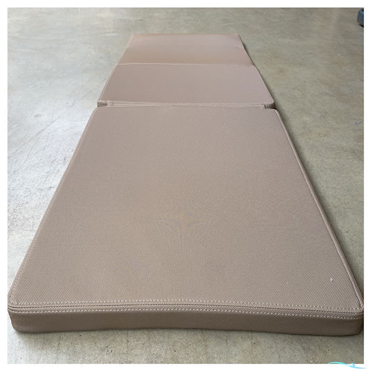 Quicksilver Activ 605 Cruiser Sundeck Center Cushion Brown - 2336527