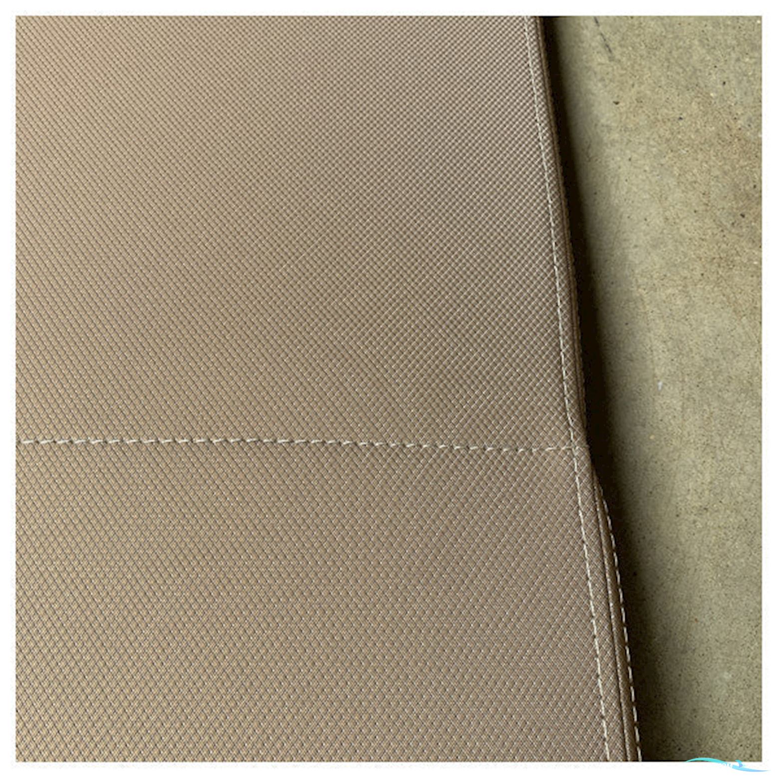 Quicksilver Activ 605 Cruiser Sundeck Center Cushion Brown - 2336527