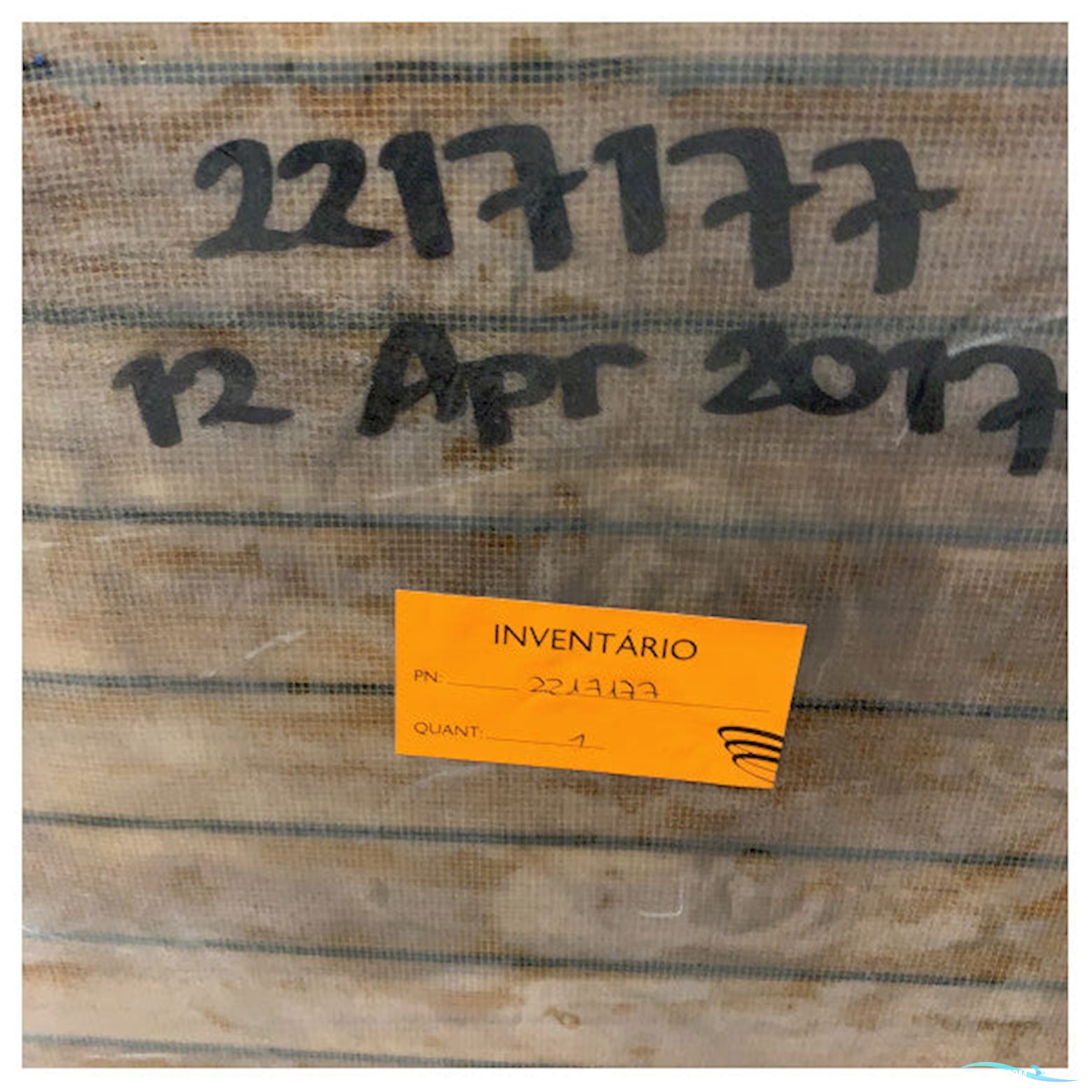 Quicksilver Teak Forward Center Hatch Marine Cover Kit - 2217177