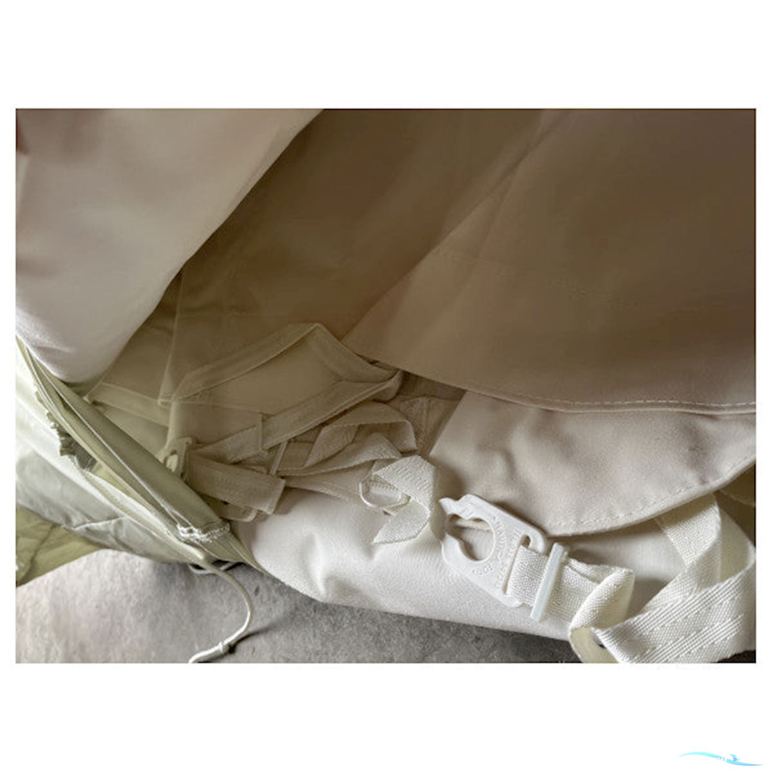 Sessa Marine Oyster 40 beige cockpit | aft cover original