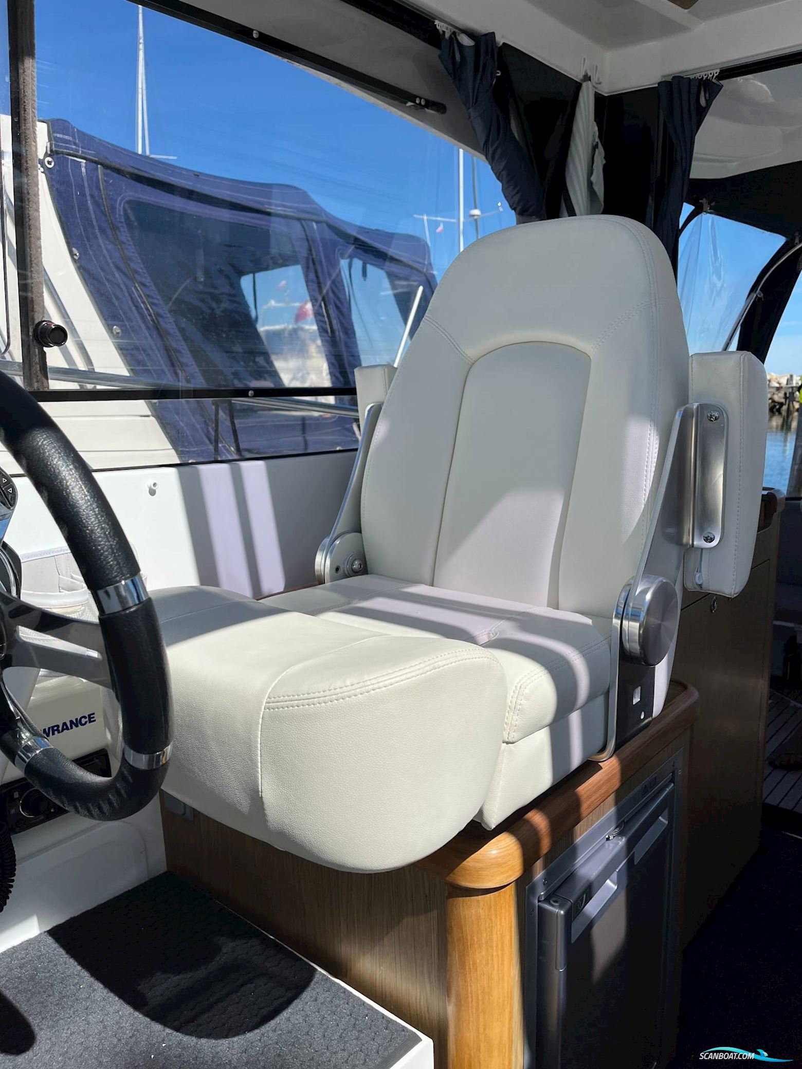 Beneteau Antares 8.80 m/ 250hk Mercury