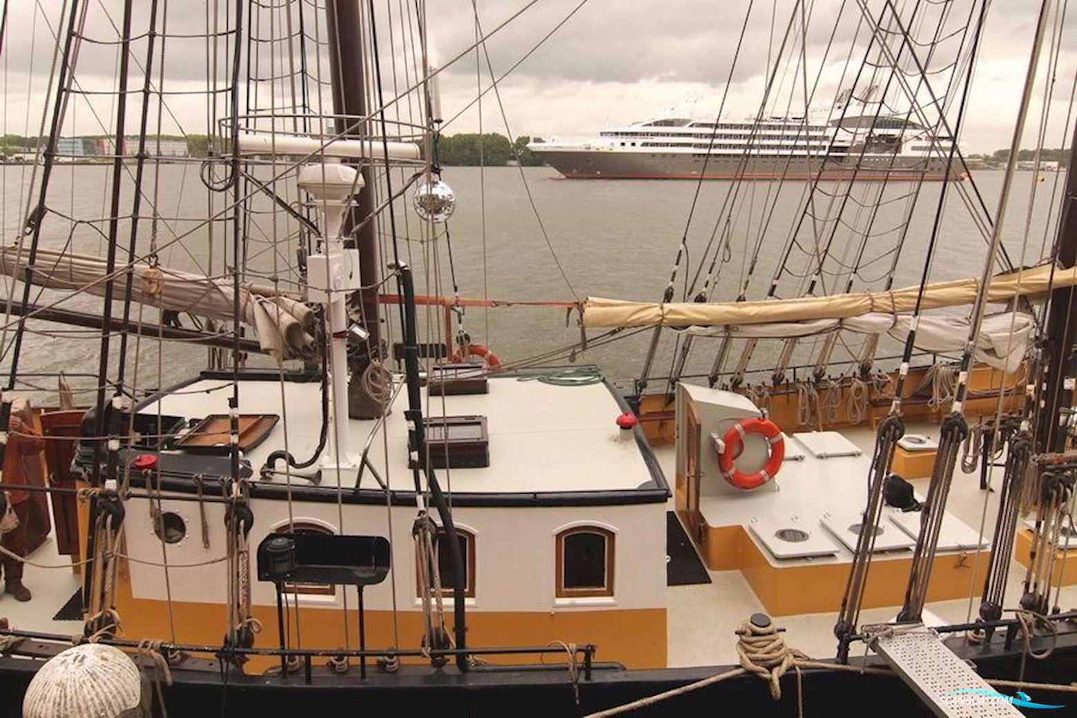 Clipper Schooner
