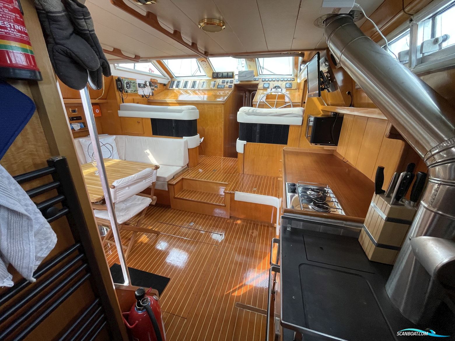 Ferretti Altura 53