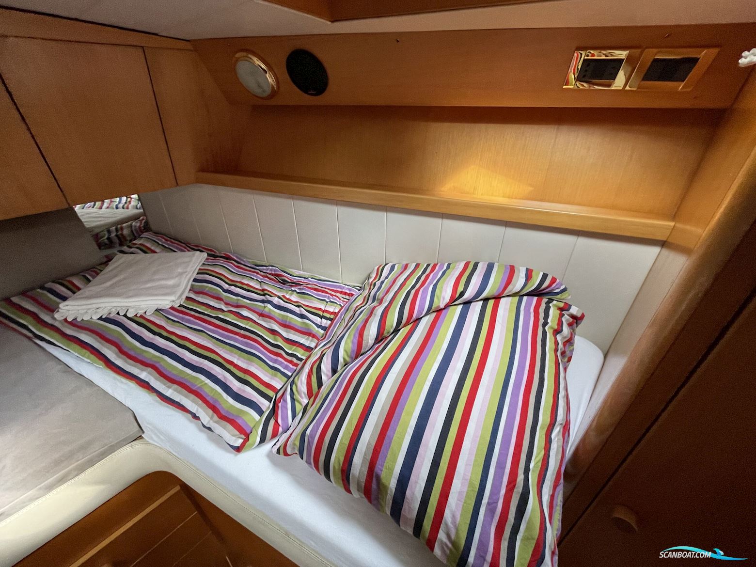 Ferretti Altura 53