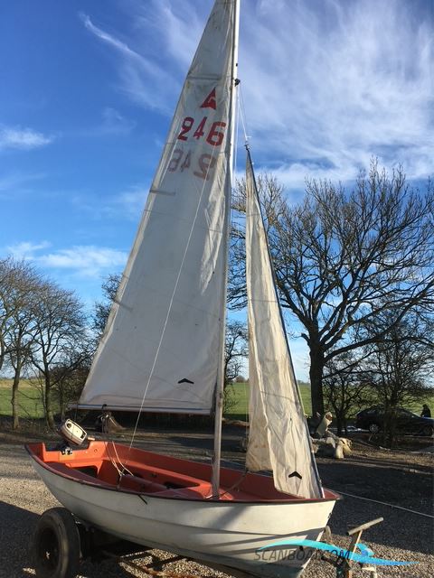 Askeladden Dinghy 1990, met Medfølger men defekt motor, Denemarken